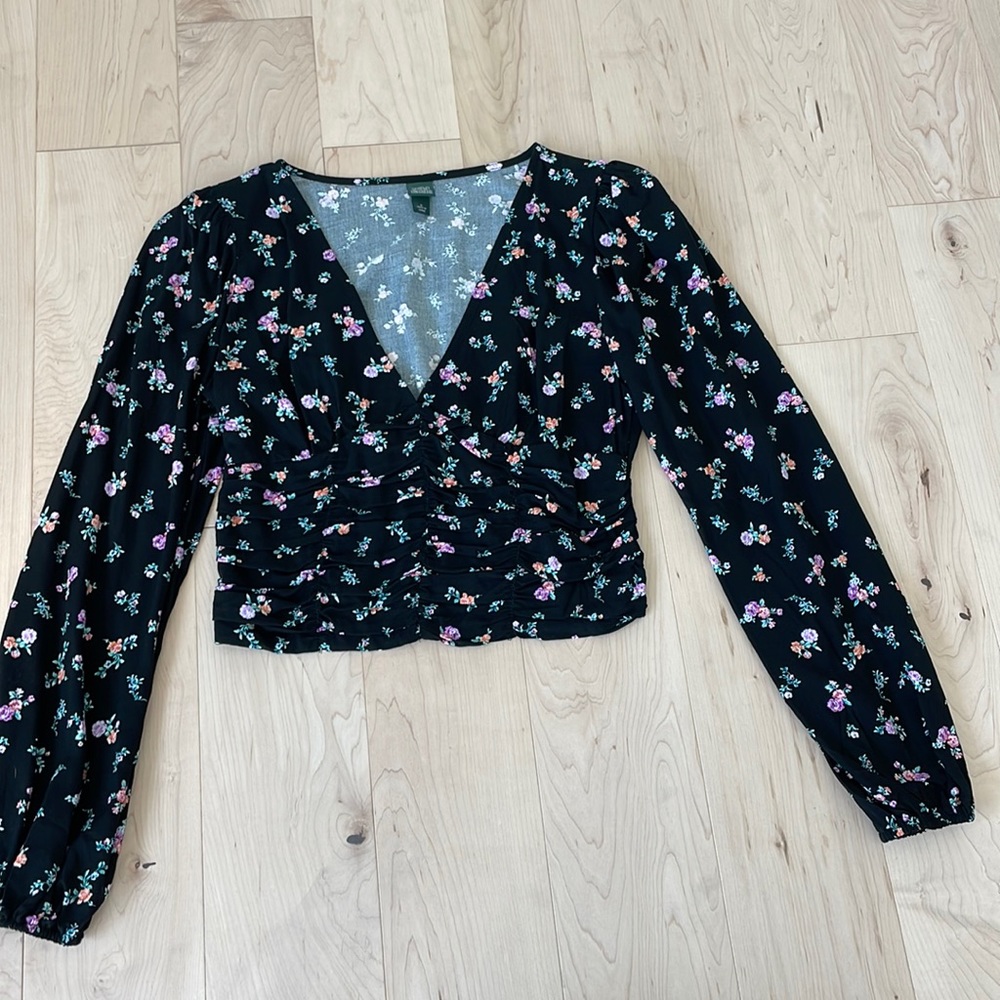 Wild fable, floral, crop top size small